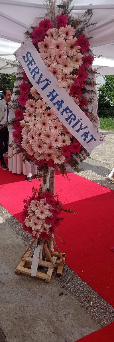 Çift Katlı Açılş, Düğün Çelengi